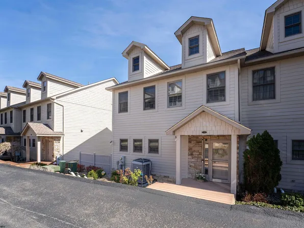 5 Waterside Dr, Morgantown, WV 26508