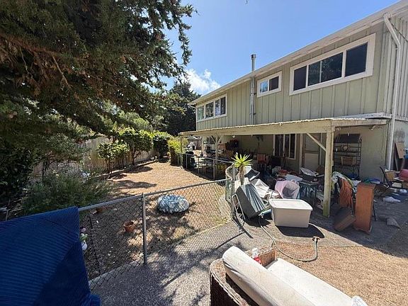 4th image of 1352 Redwood Way