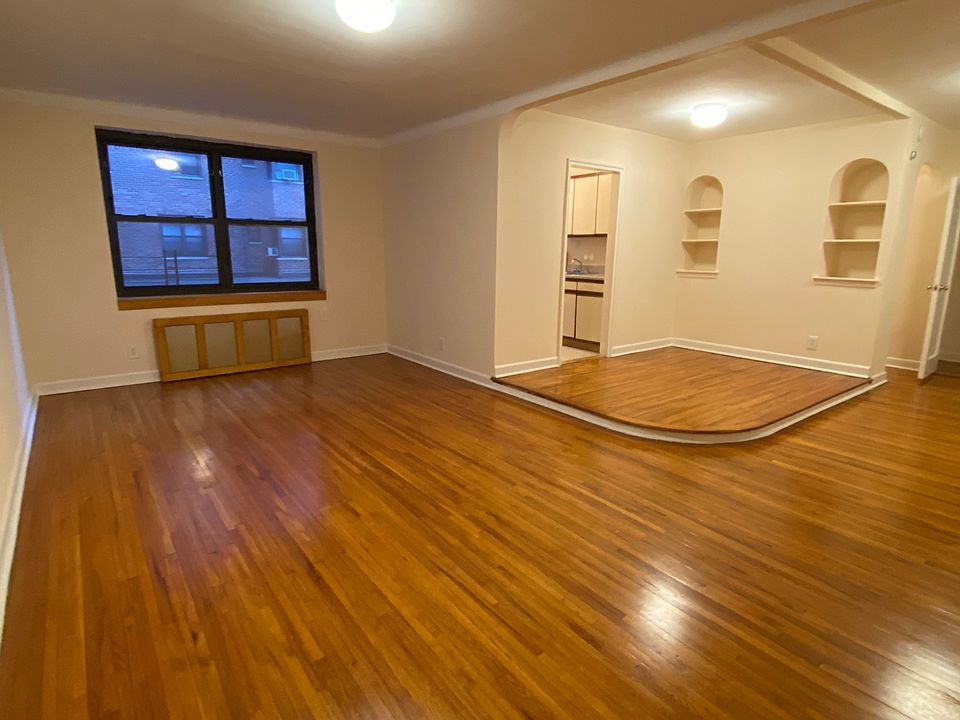 1st image of 6939 Yellowstone Blvd APT 112