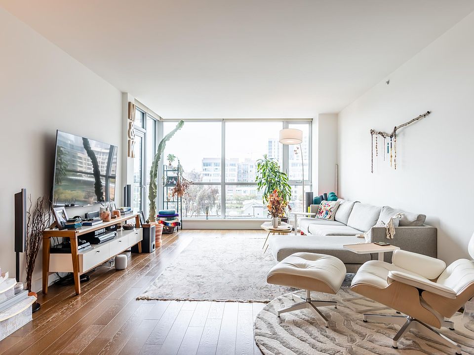 1st image of 708 Long Bridge St APT 414