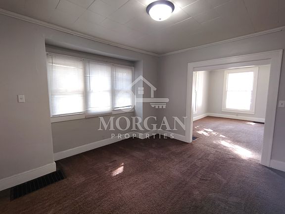 3rd image of 712 Spring St