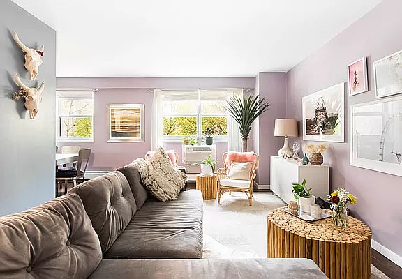 2nd image of 175 Willoughby St APT 4A