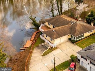 227 Meadow Ln, Woodbury, NJ