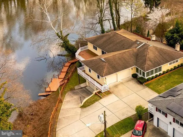 227 Meadow Ln, Woodbury, NJ 08096