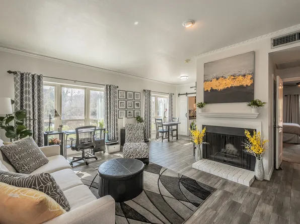 4415 Bellaire Dr S APT 203S, Fort Worth, TX 76109