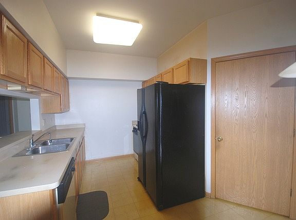 5th image of 2704 Rockport Ln #2704