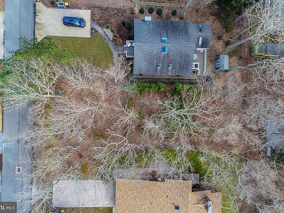 5th image of 406 Beachwood Ln
