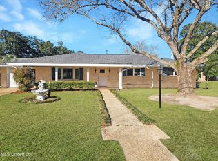 429 Ballentine St, Bay Saint Louis, MS 39520