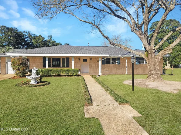 429 Ballentine St, Bay Saint Louis, MS 39520
