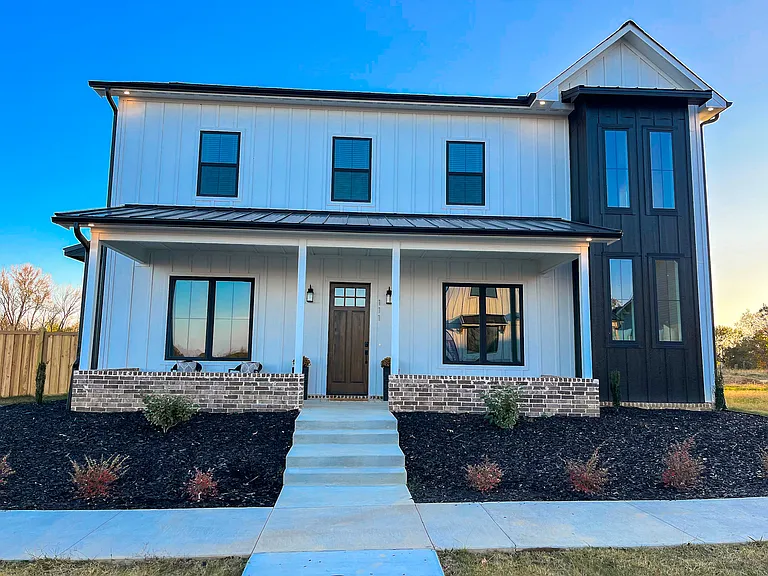 111 Legacy Way — Photo 1