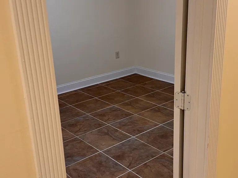 1112 Oates St NE #B — Photo 24