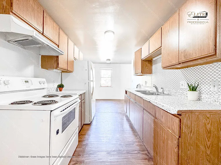 216 N Saginaw St #3 — Photo 6