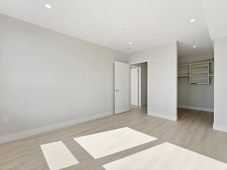 Skylar Lofts JC — Photo 28