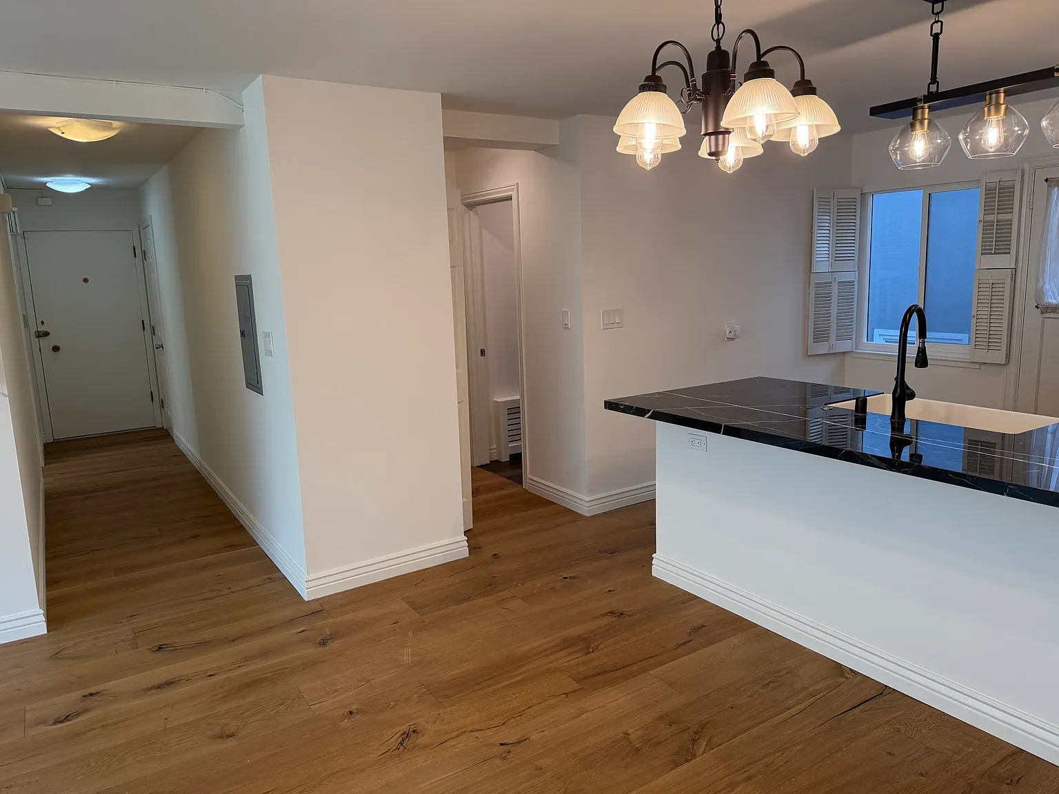 2 bed, 1115 sqft, $7,500 — Photo 2