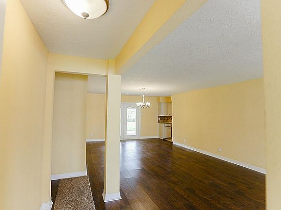 5th image of 405 Vance St