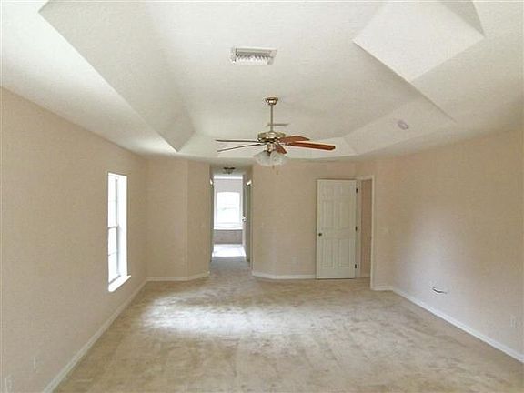 Master BR w/ tray ceiling