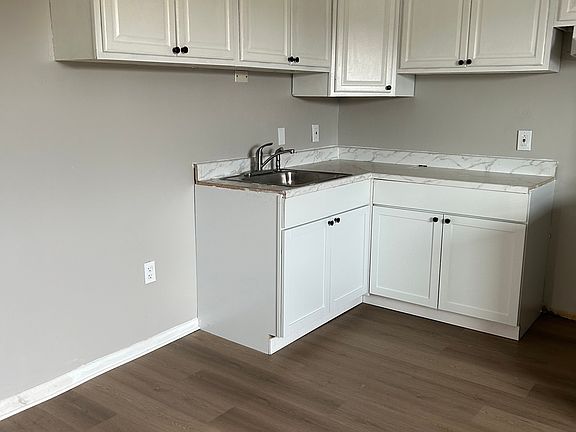 4th image of 4510 N Lawrence St #11