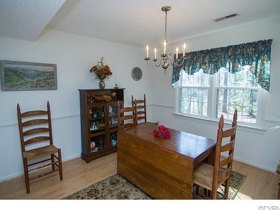 4th image of 1900 Flintwood Dr