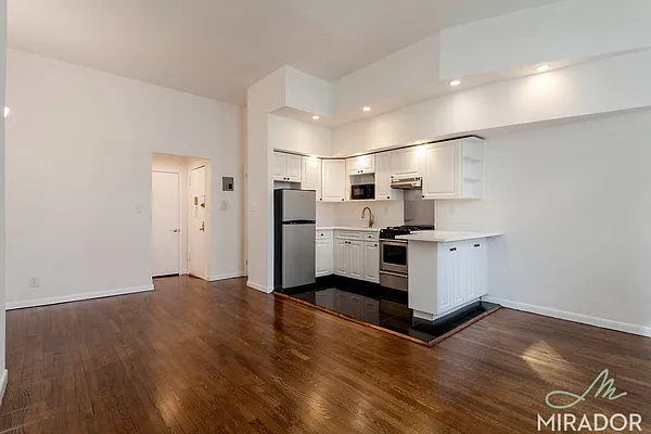 Rented by Mirador Real Estate | media 7