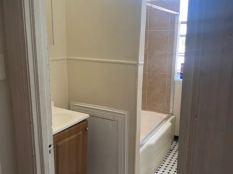 2307 N Broad St #6 — Photo 7