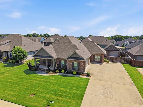 2nd image of 1520 Briley Dr