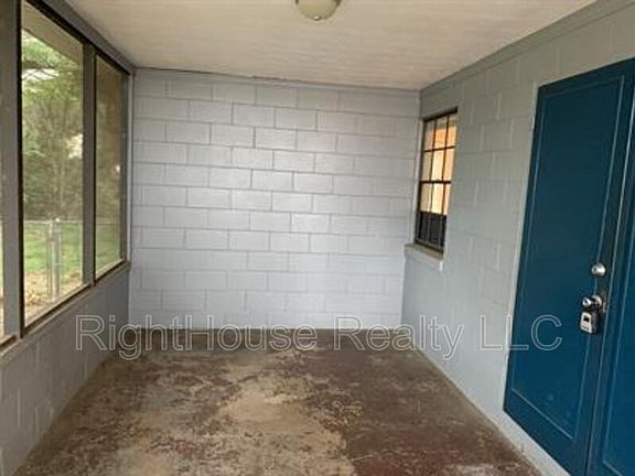 2nd image of 1220 Morin St #B