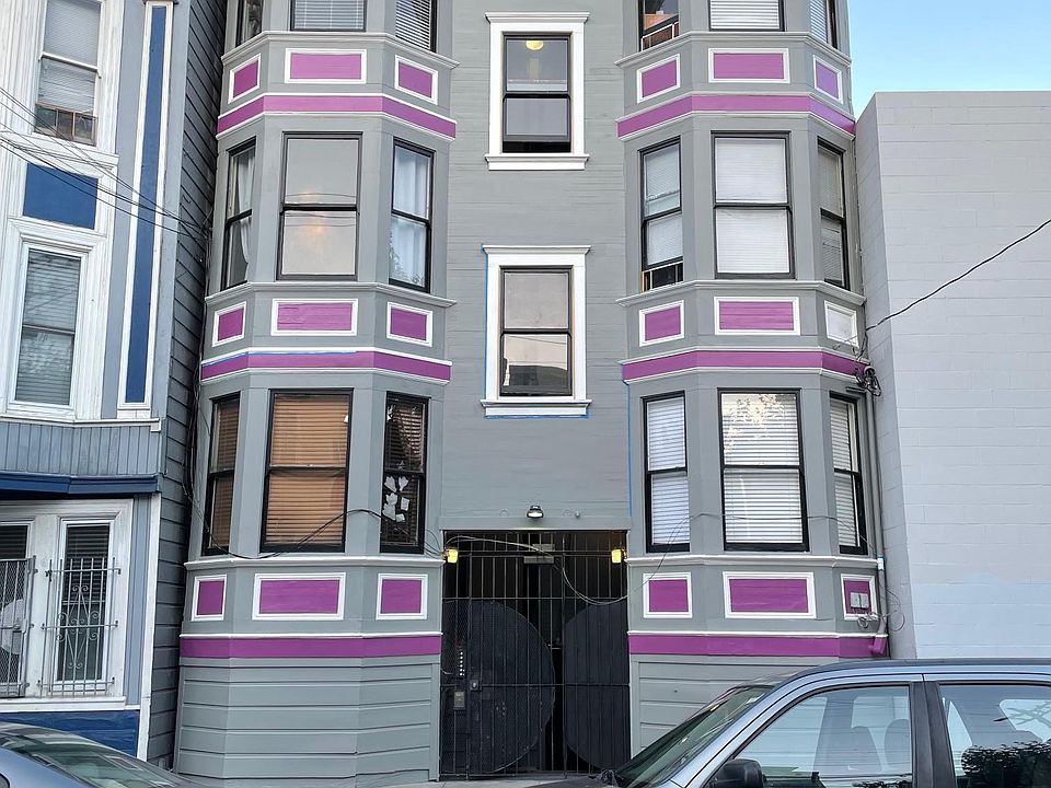 Front of 121 - 125 Shotwell - the available unit is on the second floor on the right.