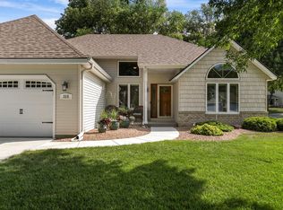 315 Long Lake Ct, Shoreview, MN 55126