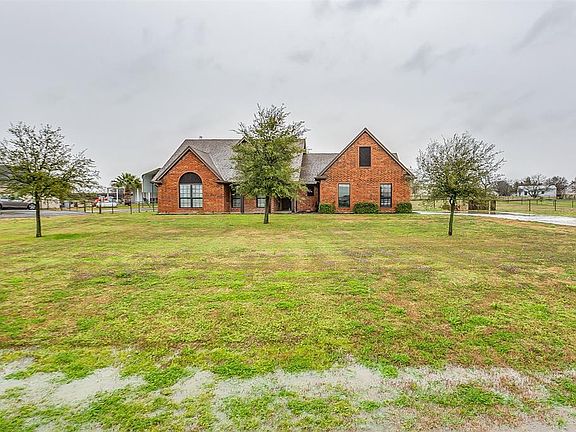 2nd image of 202 Savannah Dr