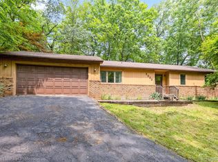 5030 Waw Ban See Dr, Clarkston, MI 48348