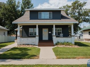 31 3rd Ave NW, Le Mars, IA 51031