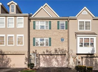 2003 Trotwood Ct, Jeannette, PA 15644
