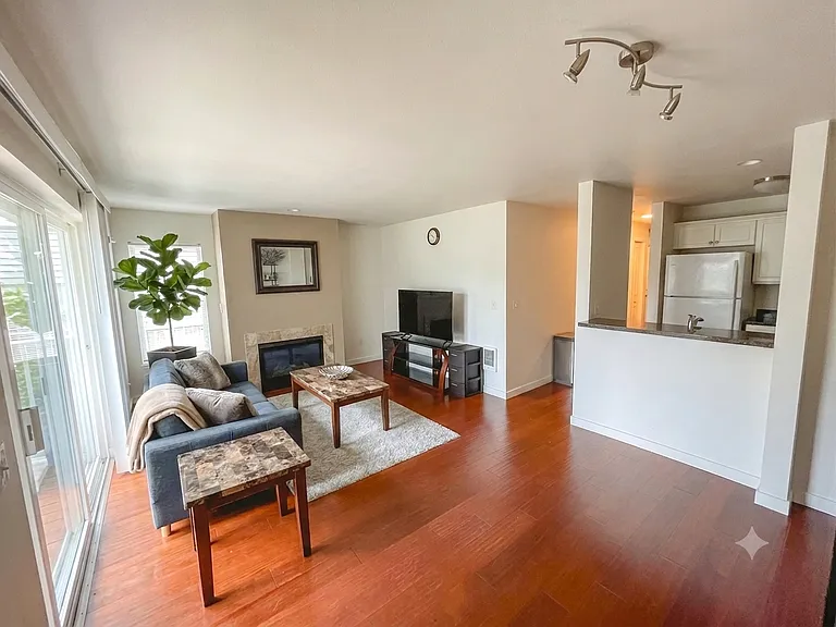 3043 14th Ave W #C — Photo 4