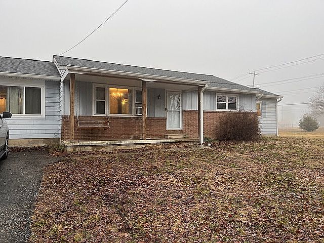 1st image of 12 Twin Lakes Rd