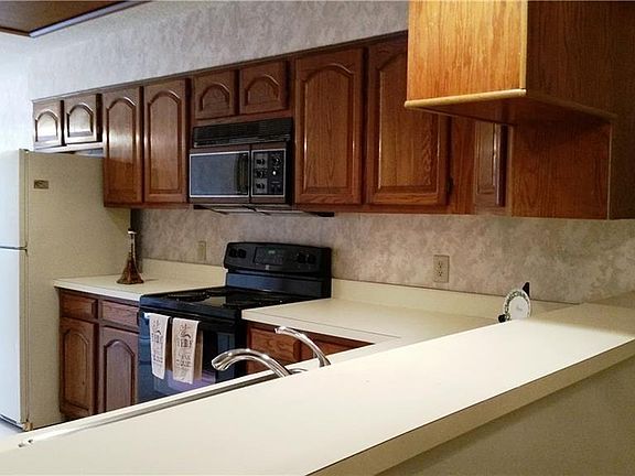 4th image of 2526 Stanford Ct