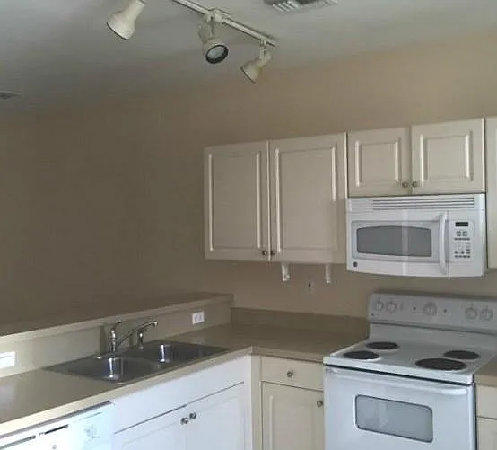 17383 NW 7th Ave #103 — Photo 11