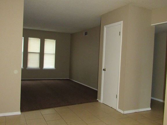 5th image of 902 NE Tortoise Dr APT D
