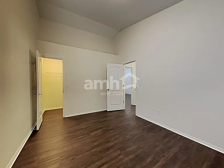 5052 Sacred Feather Dr — Photo 9
