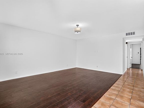 5th image of 9920 NW 68th Pl APT 110