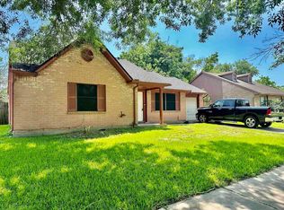 6834 Tara Dr, Richmond, TX 77469