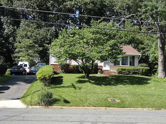 3rd image of 10830 Woodhaven Dr