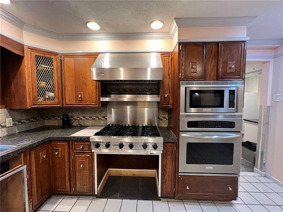 83 Winsor Ave, Johnston, RI 02919 Zillow