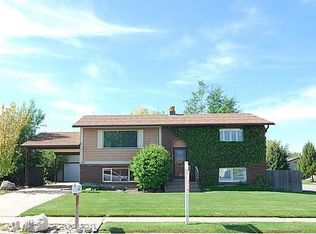 585 W 2300 N, Harrisville, UT 84414