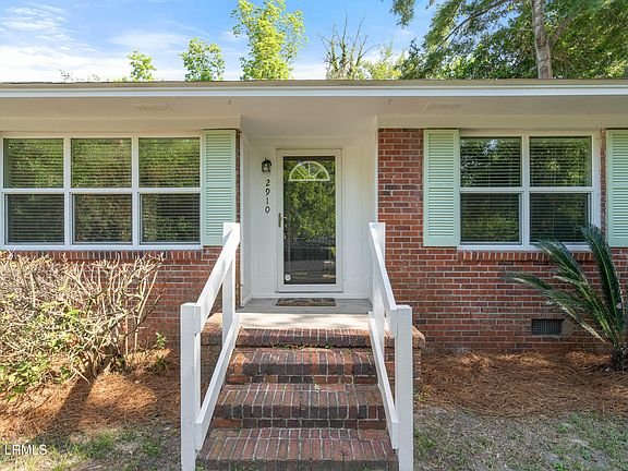 4th image of 2910 Riverbank Drive