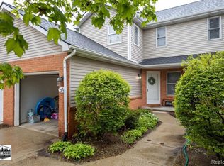 1324 Steeplechase Ct, Howell, MI 48843