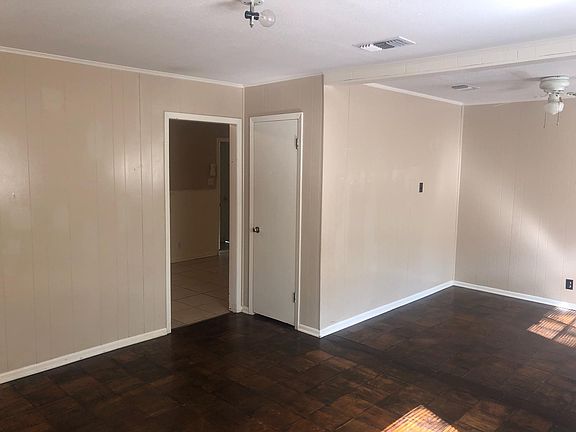 2nd image of 510 Janet Ln