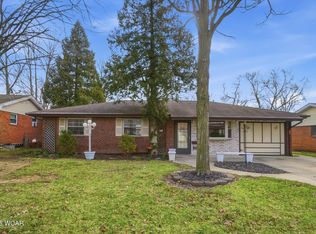 910 N Dale Dr, Lima, OH 45805