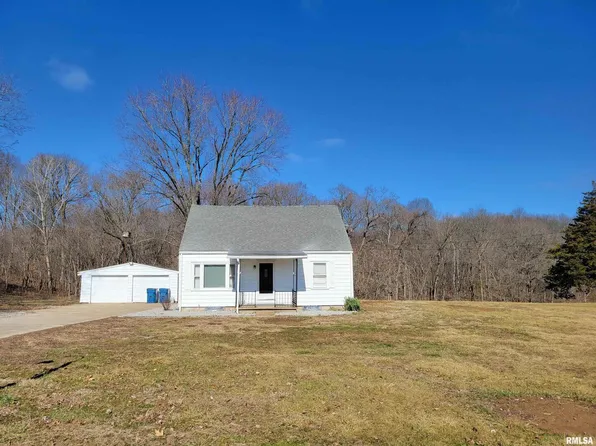 215 Vfw Ln, Anna, IL 62906