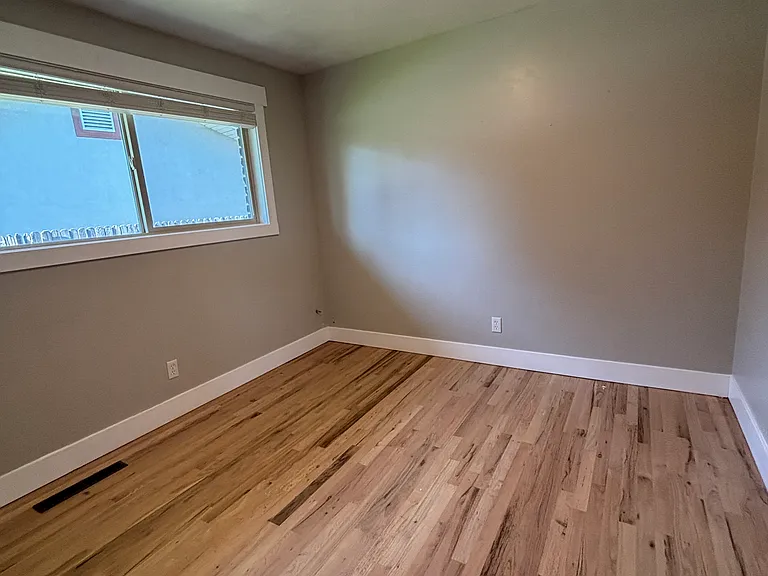 1884 Virginia Ave — Photo 14