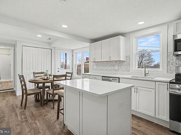 3rd image of 1915 Old Taneytown Rd